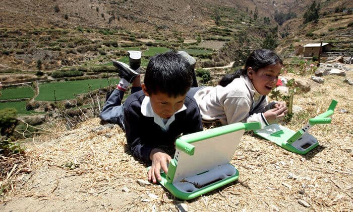 ¿Cómo usar el Internet satelital en la educación?