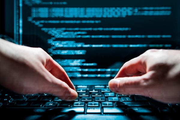 ¿Cómo evitar caer en el cibercrimen y el robo de información personal?