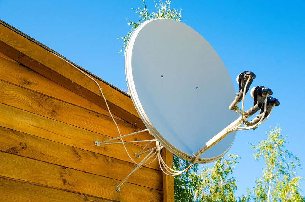 Diferencias entre la fibra óptica y el internet satelital, ¿Cuál es mejor?