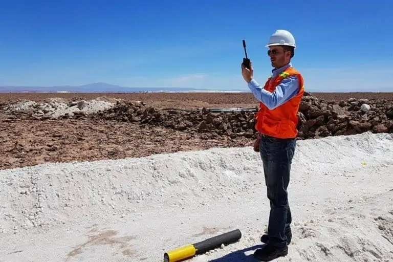 ¿Por qué el teléfono satelital es ideal para zonas rurales?