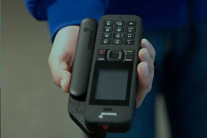 Cómo los Gobiernos Usan la Telefonía Satelital para Seguridad Nacional